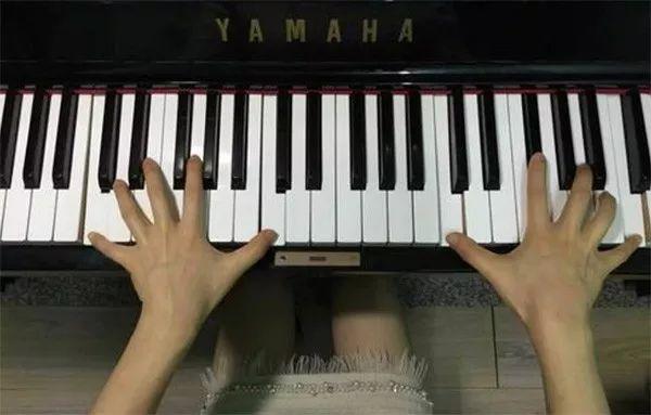 正常人能跨几个八度