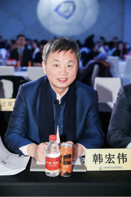 海银集团董事长简历缩略图