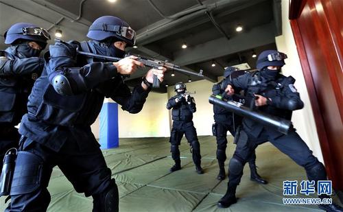 上海特警出警多么