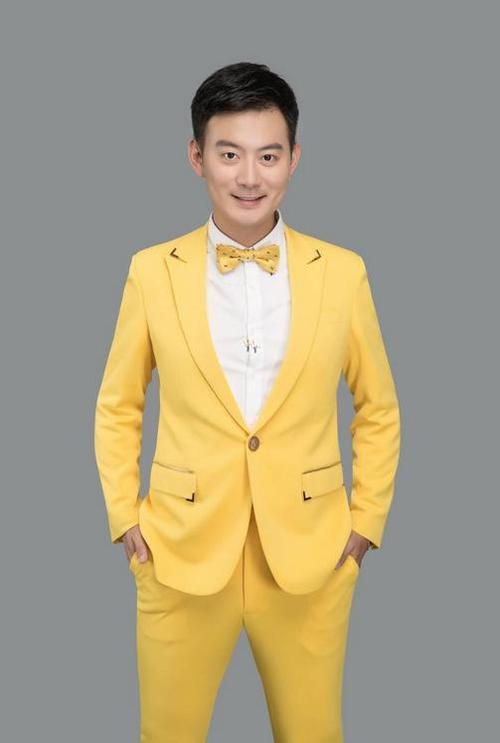 白色羽绒服发黄怎么洗白