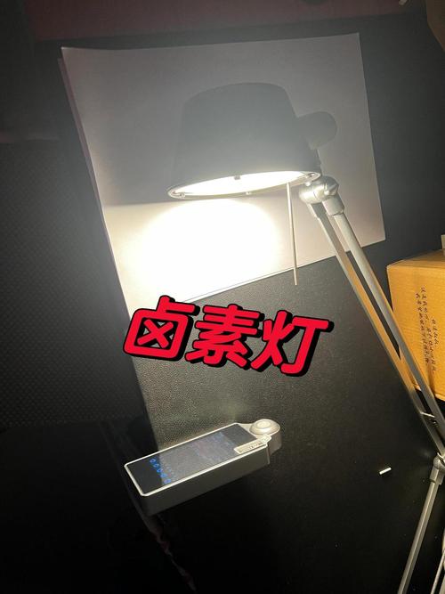 卤素灯有蓝光吗