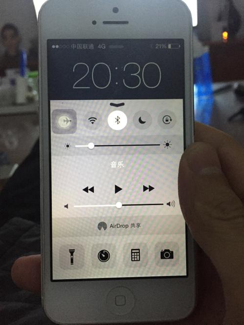 iphone5可以用移动4g卡吗