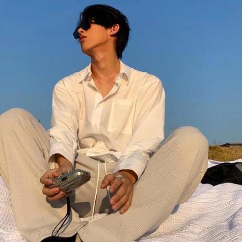 男人突然换回先前的头像了说明什么