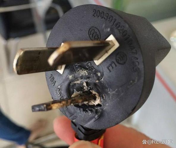 充电器插头变黑怎么去除