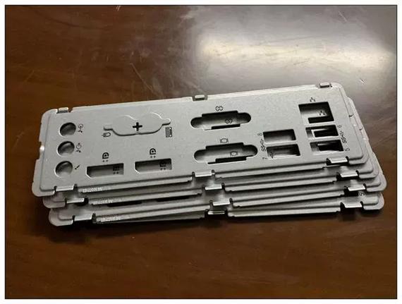 主板io挡板游戏截图