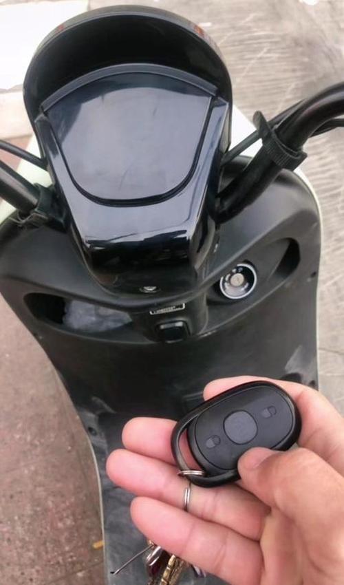 爱玛的车锁了还能推