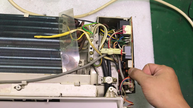 格力空调控制面板拆卸视频缩略图