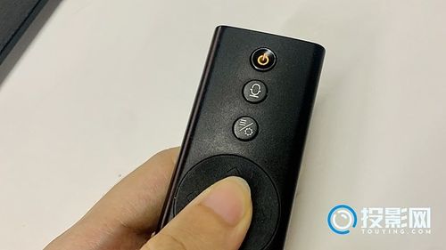 极米遥控器按键亮绿灯