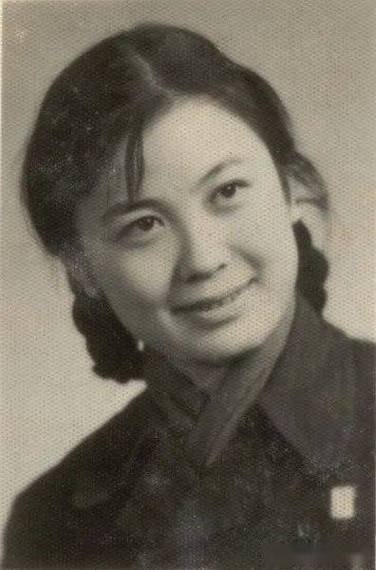 女主住进男主家的动漫