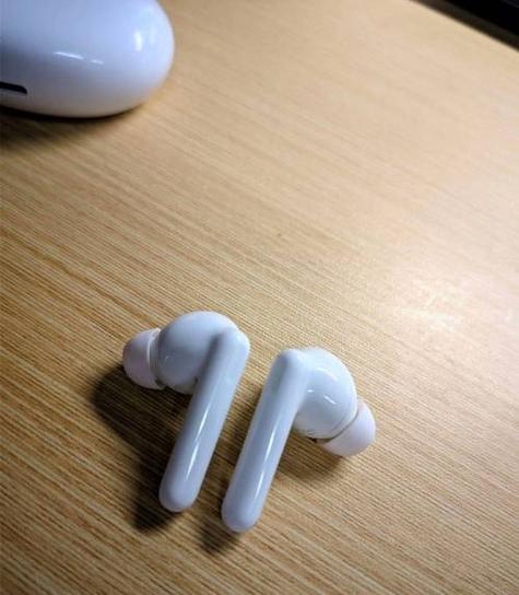 苹果耳机四代