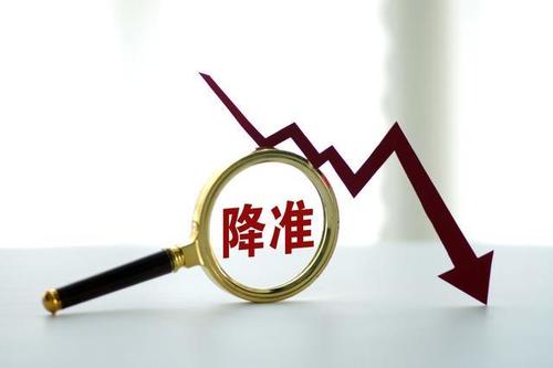 货币乘数一般是几倍