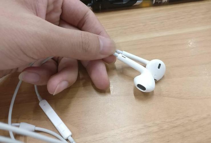 iphone耳机坏了一边截图