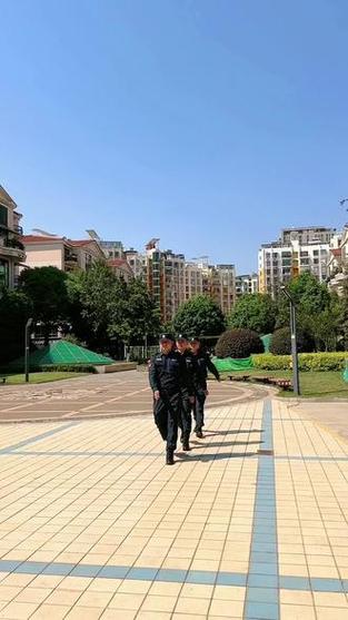 整点正能量的保安视频