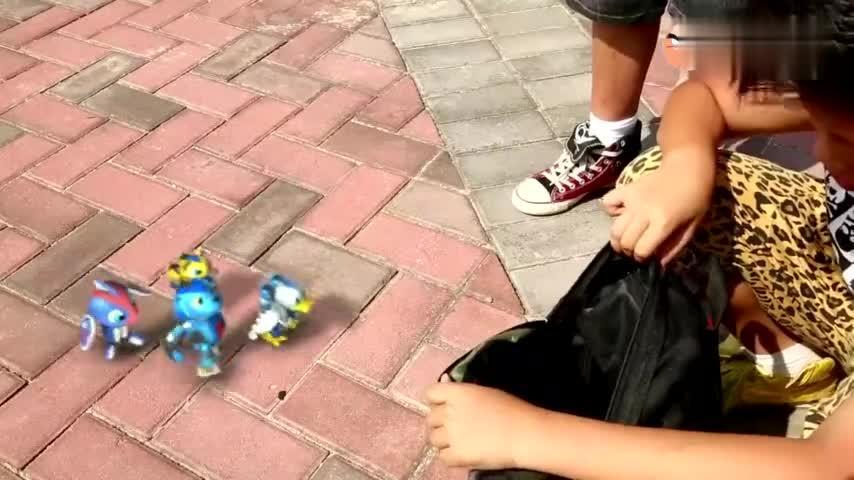 小宝和雷宝怎么合体