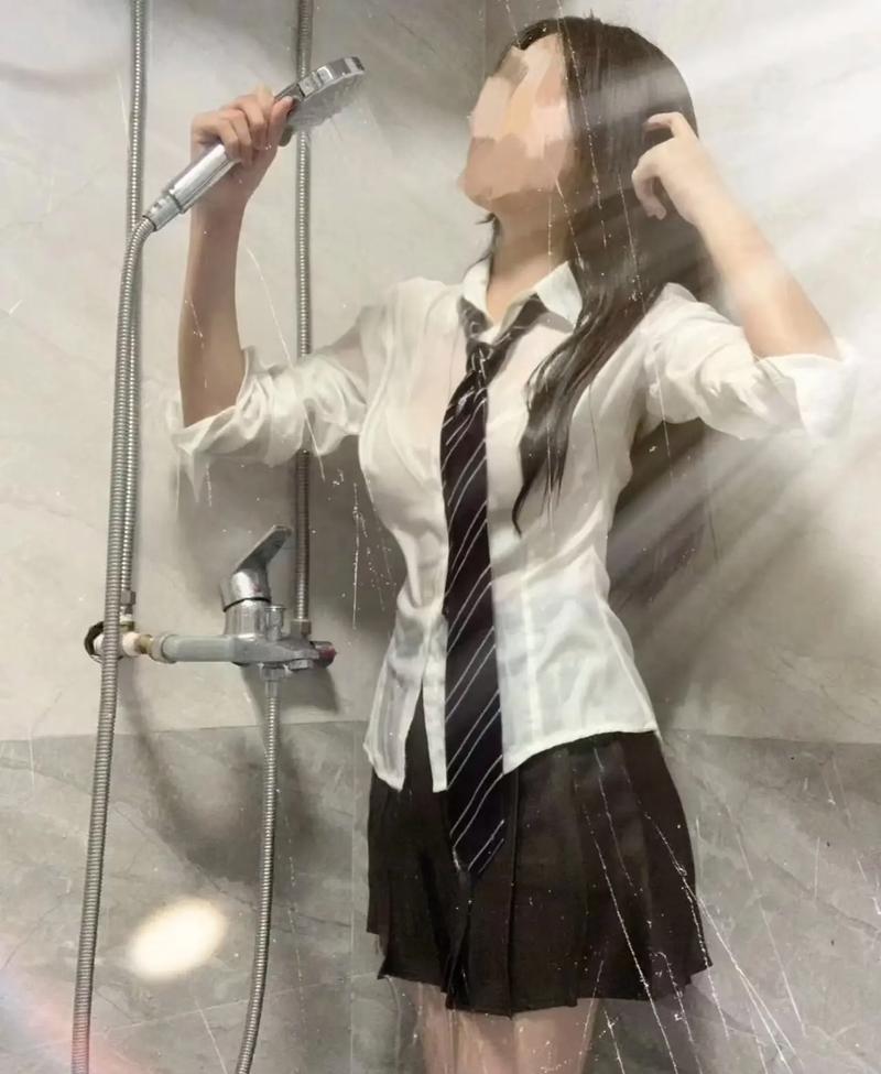 女生淋湿后怎么关心