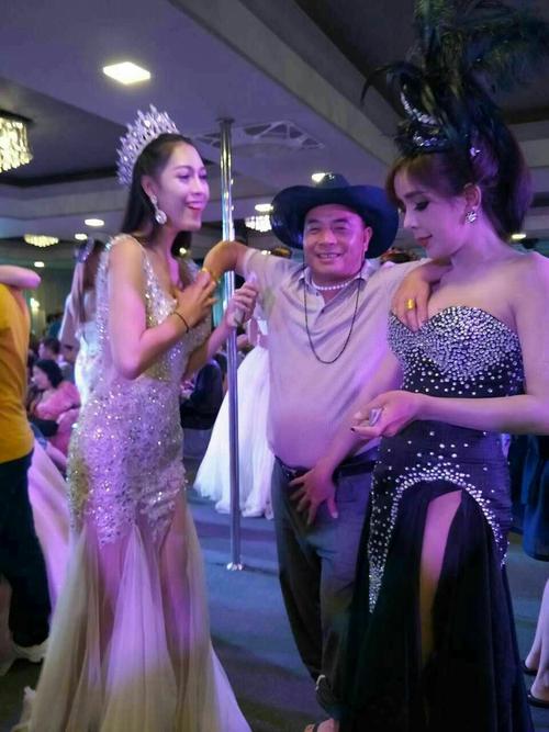 泰国香烟盒紫色大象图案