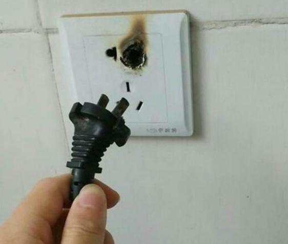 取暖器插头为什么烧坏游戏截图