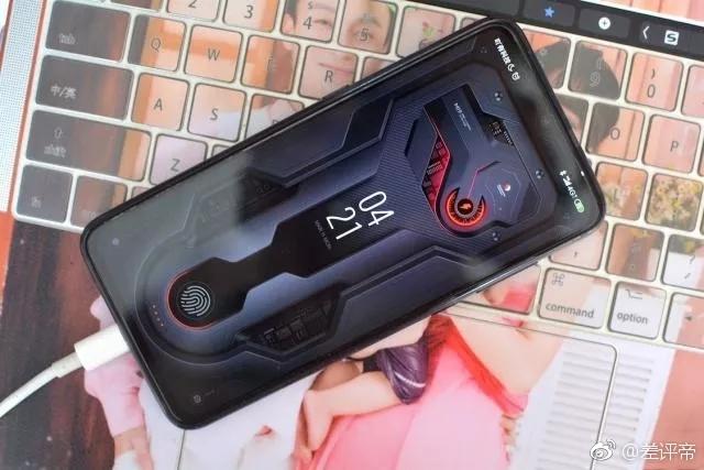 荣耀v20有合盖息屏功能吗