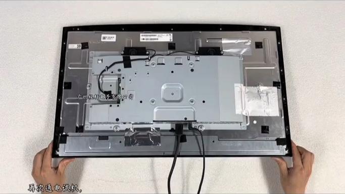 液晶屏胶粘很紧怎么取下屏?