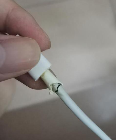 数据线皮破了还能继续用吗