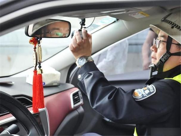 交警私自删除行车记录仪