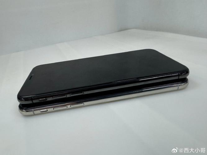 苹果x变黑白怎么调过来