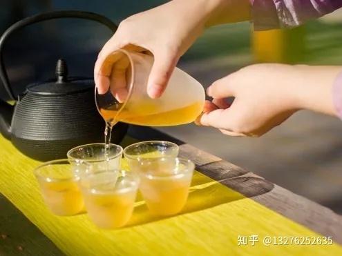 怎样跟早恋的女孩谈话缩略图
