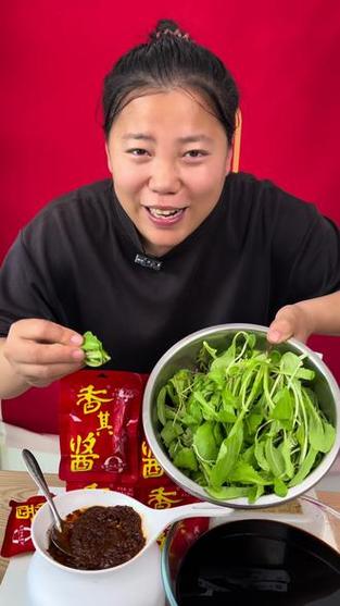 东北酱照片本人