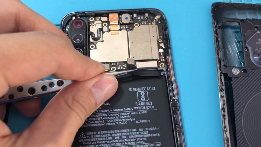 小米9后盖正确拆卸方法