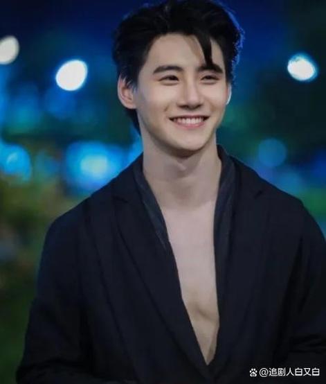 女主和恐龙在一起的小说