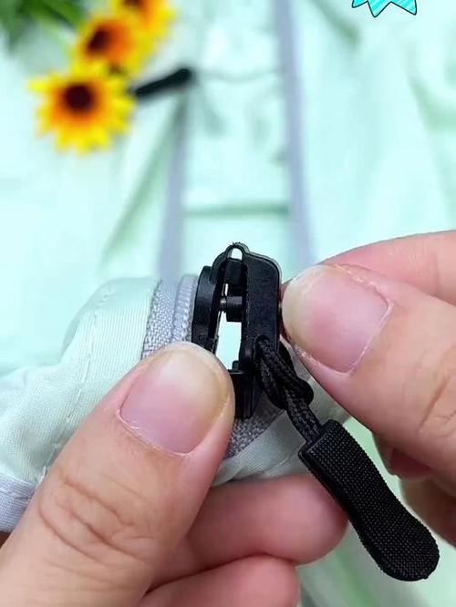 行李箱拉链齿坏了图标