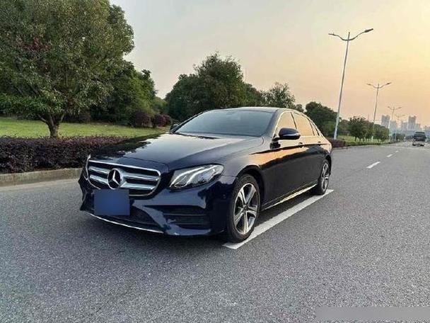 2013年奔驰E200L