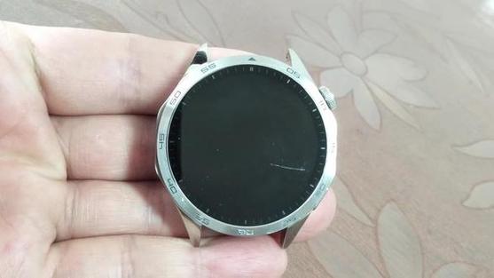 华为GT4手表屏幕划痕怎么修复图标