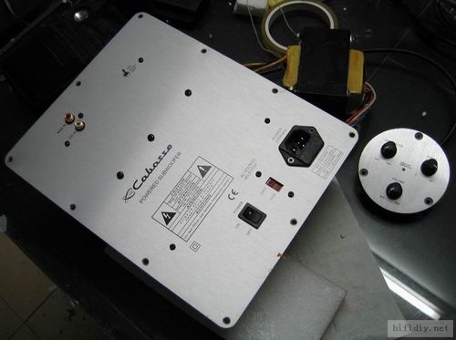 低音喇叭声音开大了噗噗响
