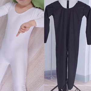 男生学校要求穿一天连体衣