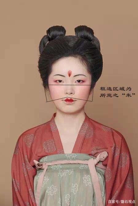 对镜贴花黄什么意思