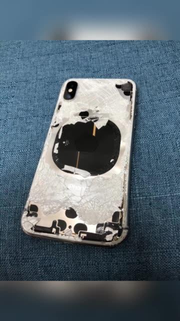 苹果x摔的粉碎还能修吗