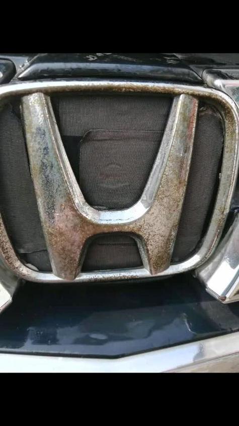 车标发黄怎么处理