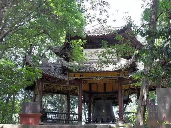 把文件夹显示成里面的图片