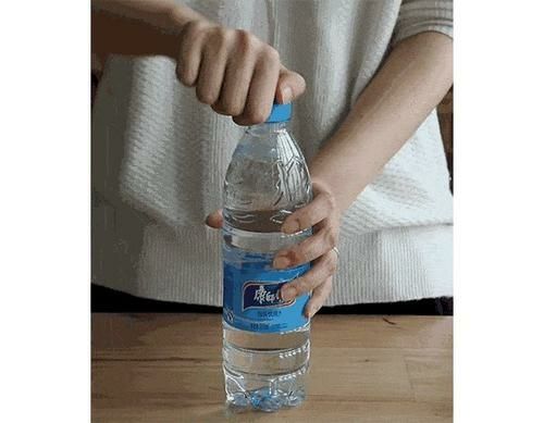 如何拧开很紧的盖子截图