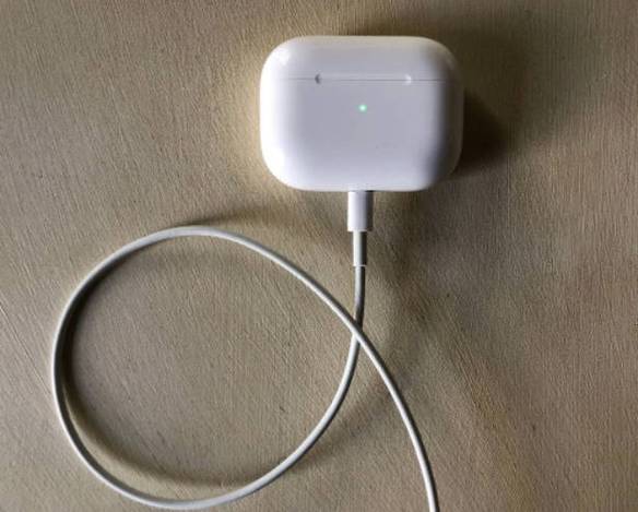 蓝牙耳机盒充不上电