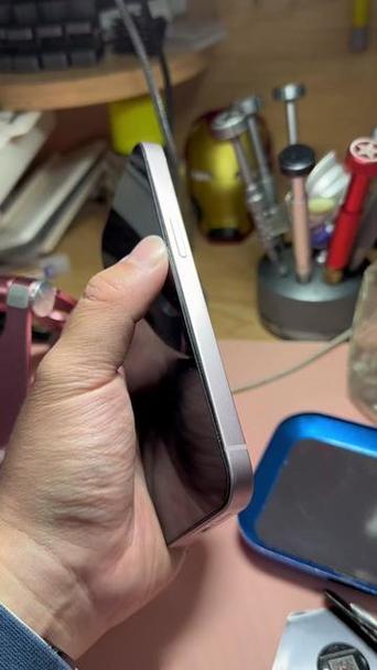 苹果手机摔了一下自动关机重启缩略图