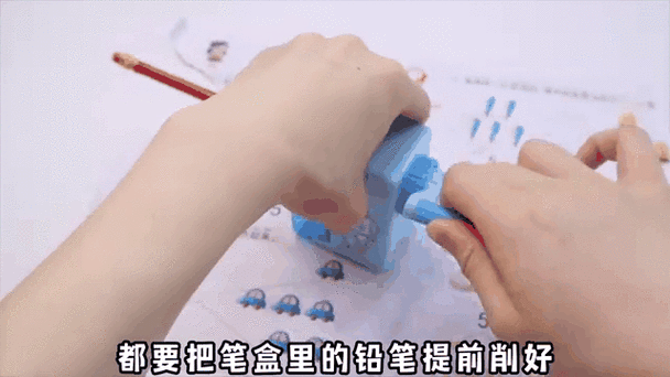 晨光陀螺转转笔怎么换笔芯