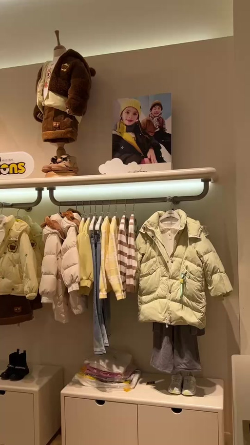 小黄人衣服叫什么牌子