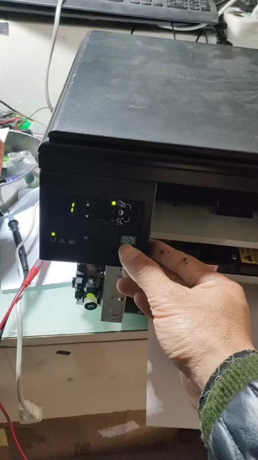 惠普电源灯一闪一闪怎么解决