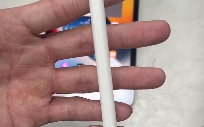 苹果二代笔充电口接触不良怎么办游戏截图