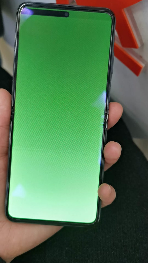 华为屏幕闪烁横线