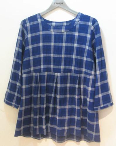 两个向上箭头的衣服