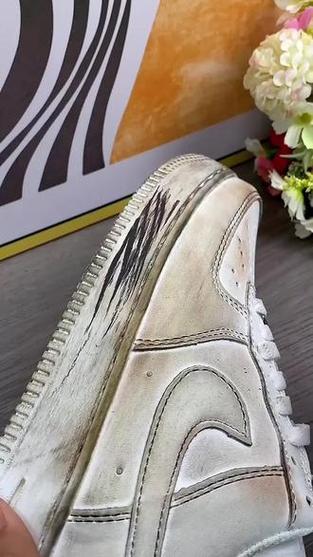 白鞋划痕处理小窍门