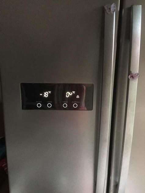 冰箱外面灯一直亮是什么原因